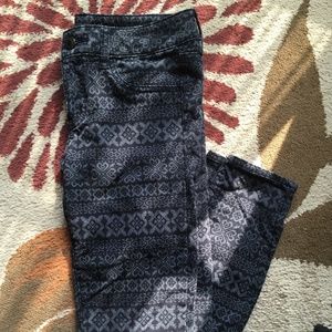 American Eagle Patterned Jeggings